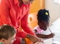 ¿Cuáles son las proporciones de cuidado infantil por edad para bebés, niños pequeños y preescolares?